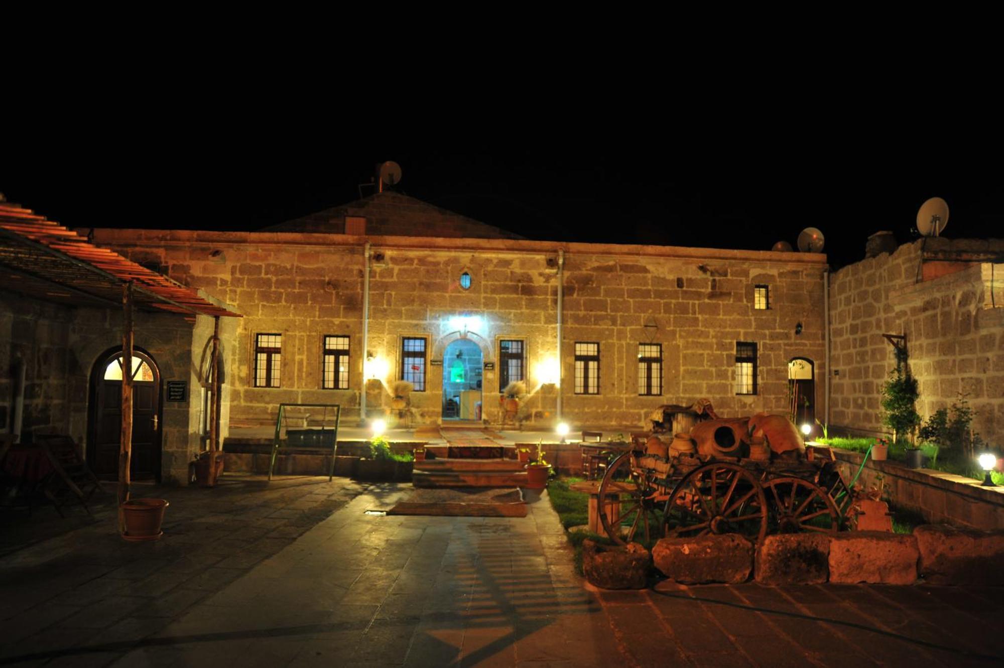 Osmanoglu Hotel Guzelyurt Екстериор снимка